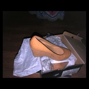 New ANA Kenny Wedges Sz 7.5 Tan